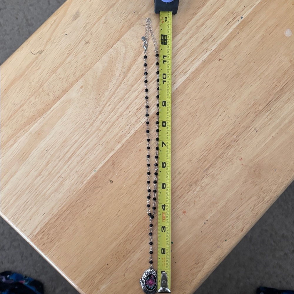 Obsidian Rose Locket - Picture 6 of 7